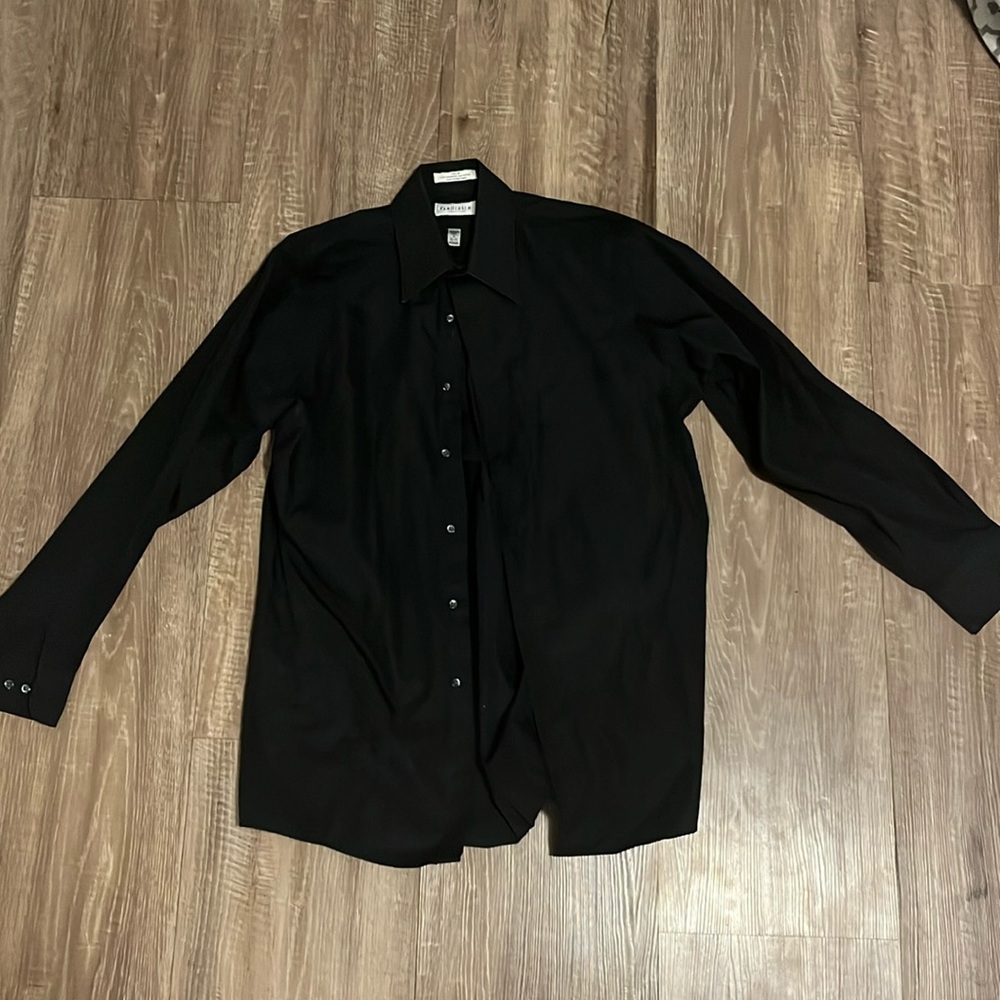 VanHeusen Black Dress shirt size Medium